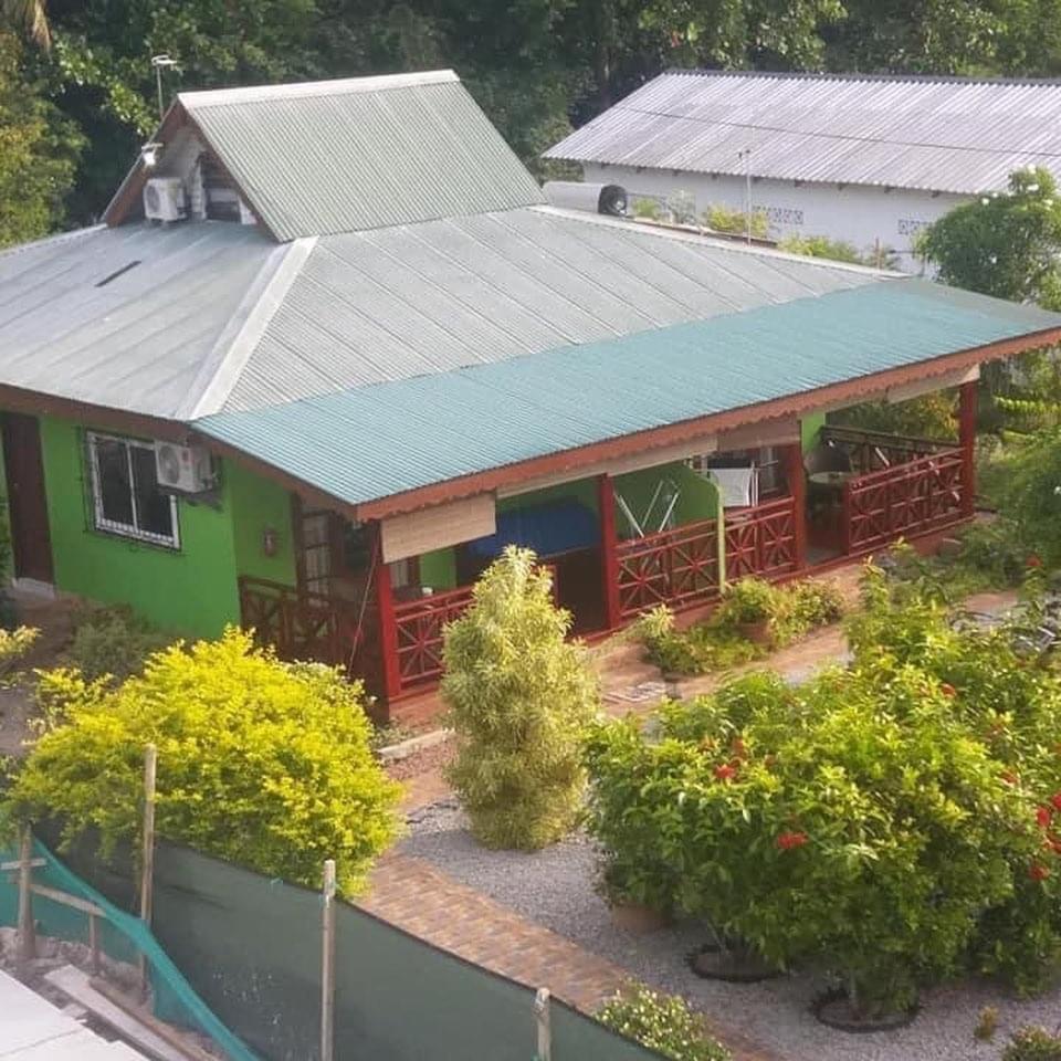 Benjamine'S Guesthouse La Digue Exterior photo