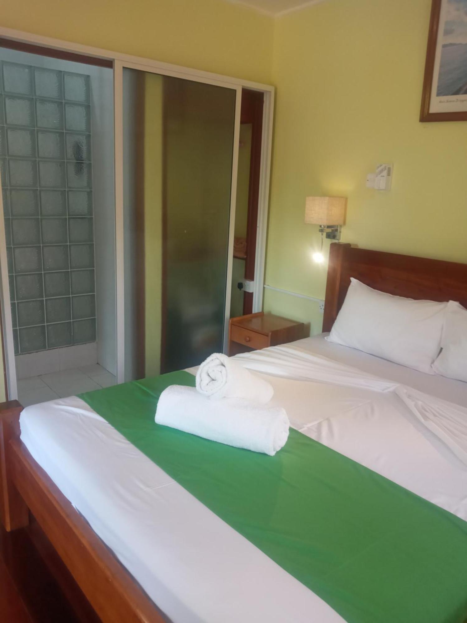 Benjamine'S Guesthouse La Digue Exterior photo