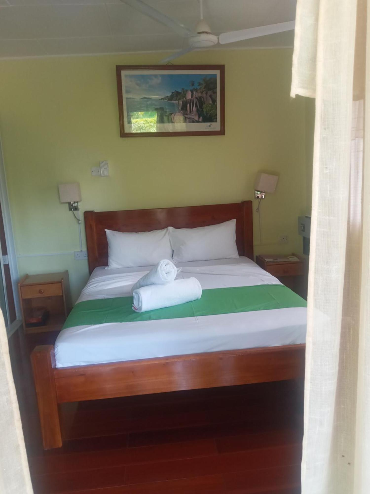 Benjamine'S Guesthouse La Digue Exterior photo